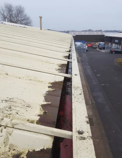 commercial warehouse gutter clean